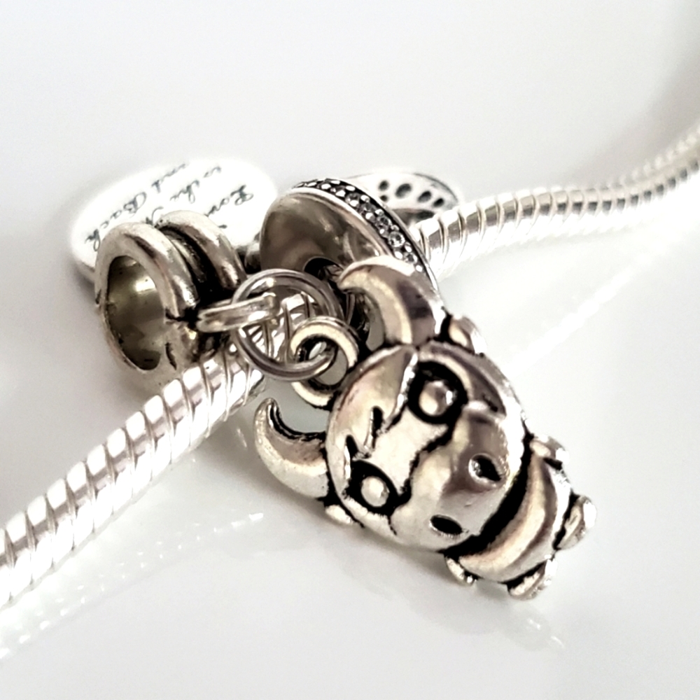 Charm pendant, BULL
